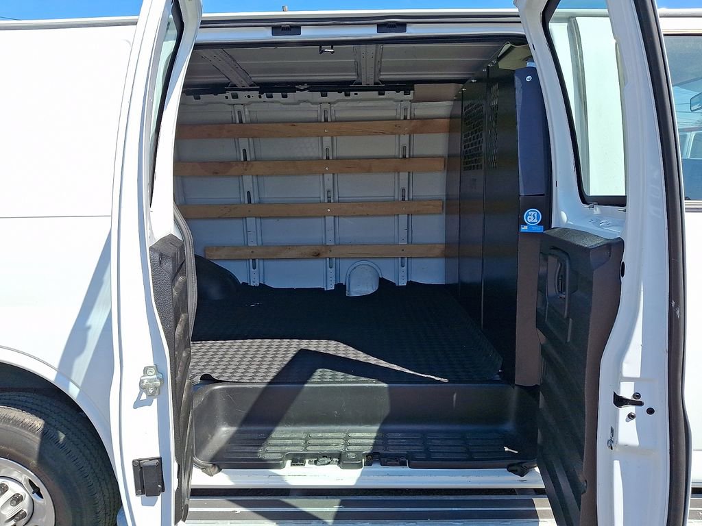 Used 2024 GMC Savana 2500 w/ Driver Convenience Package image 11