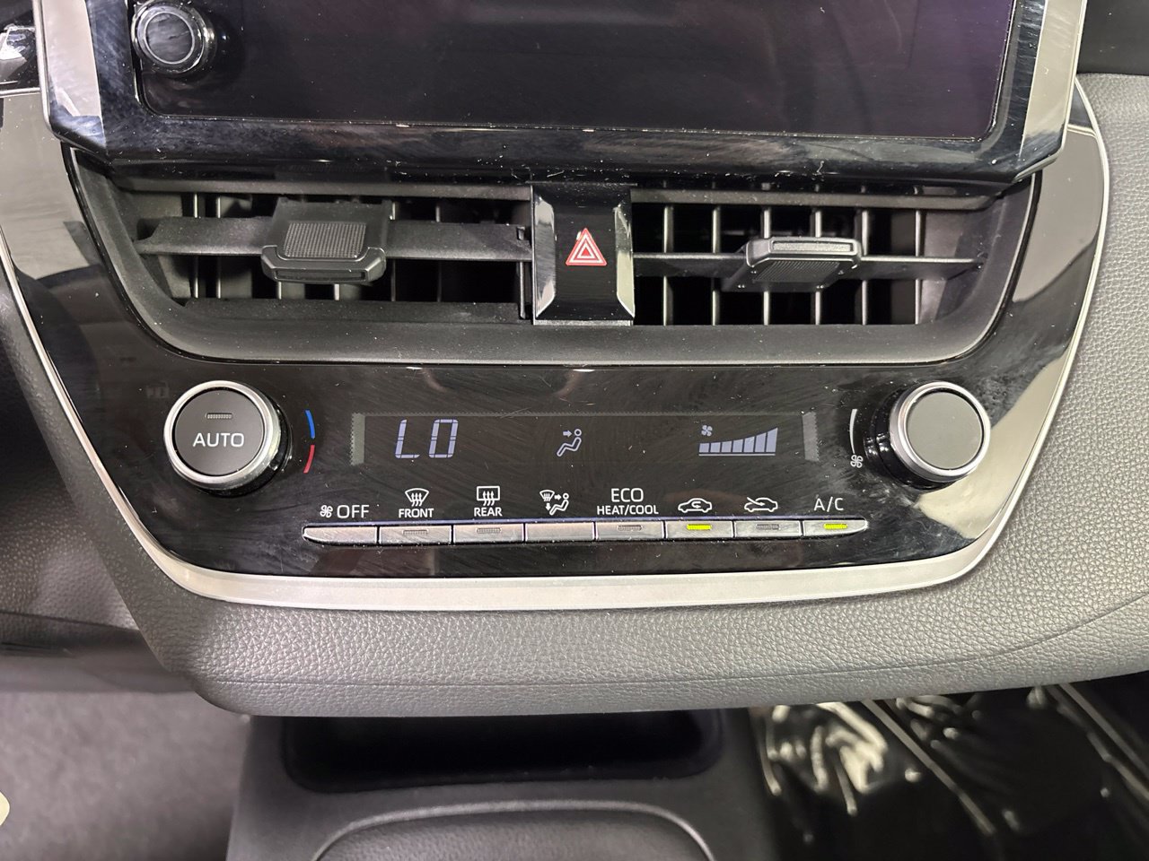 Used 2025 Toyota Corolla LE FWD image 19