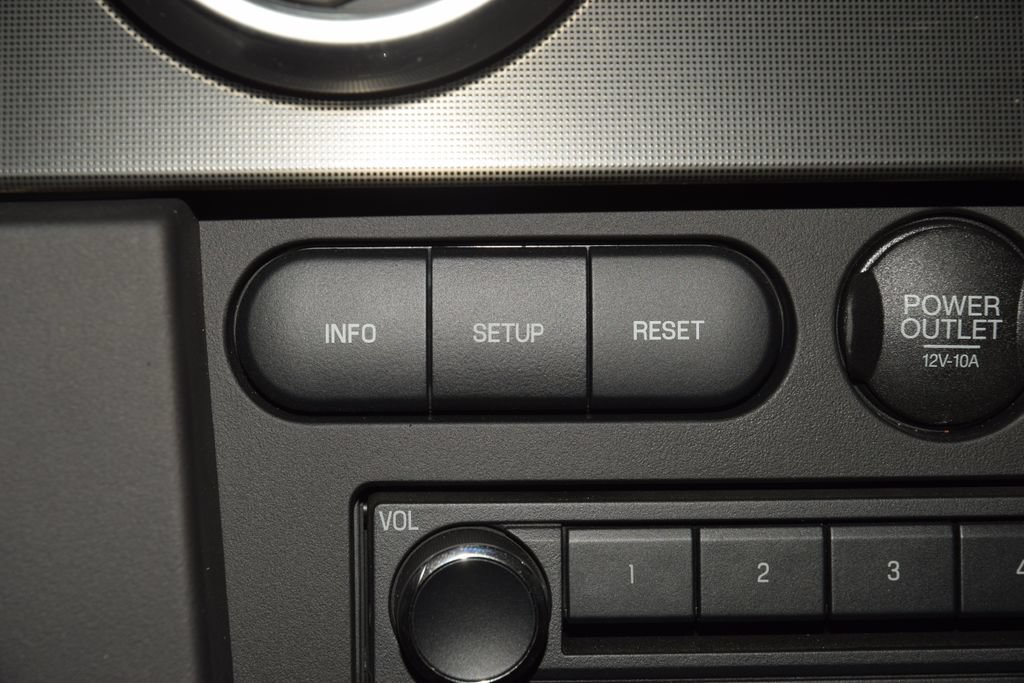 Used 2009 Ford Mustang Shelby GT500 RWD image 34