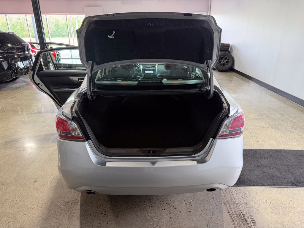 Used 2014 Nissan Altima 2.5 SL w/ Technology Package FWD image 18