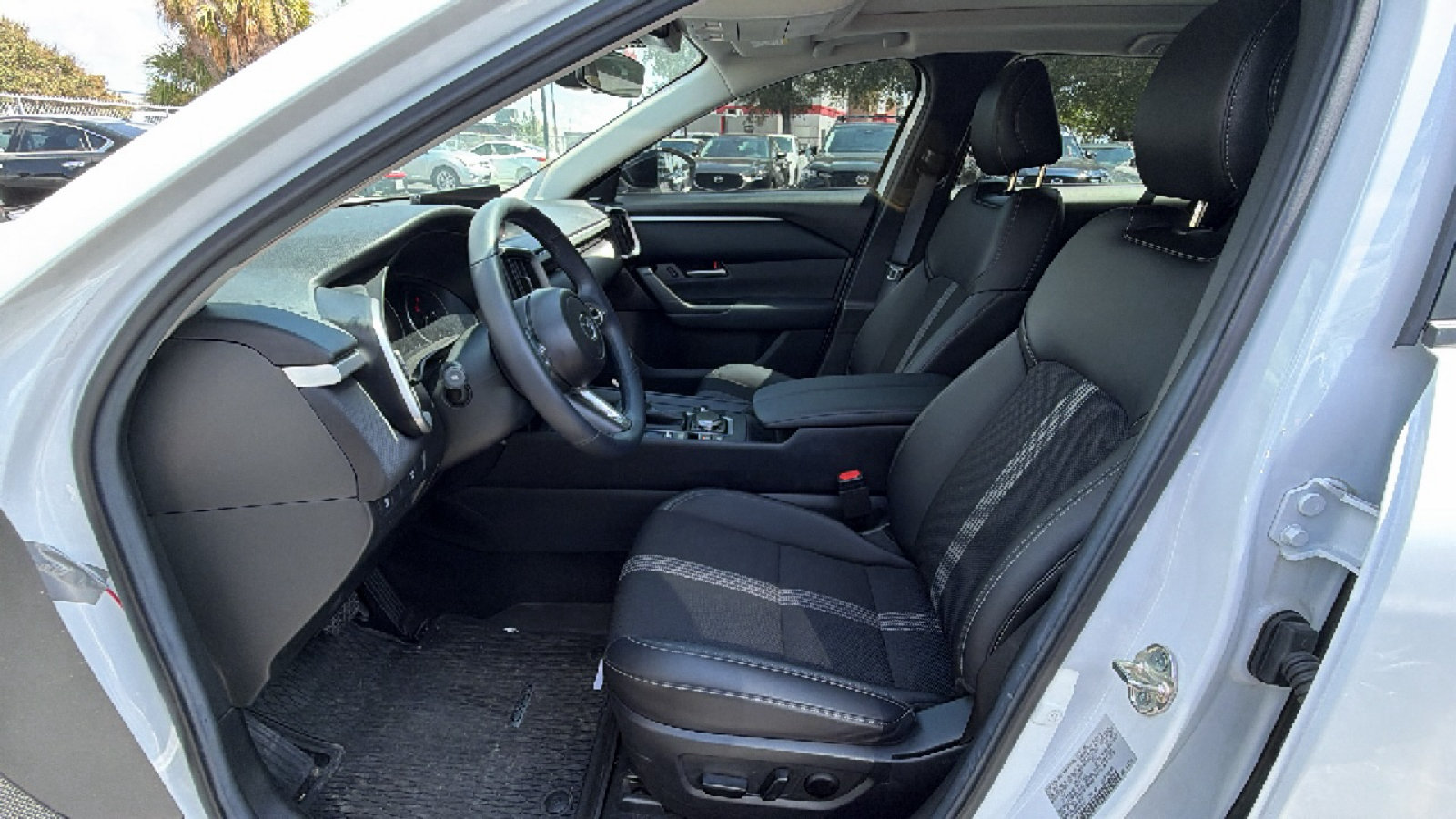Used 2025 MAZDA CX-50 AWD 2.5 S w/ Weather Package image 19