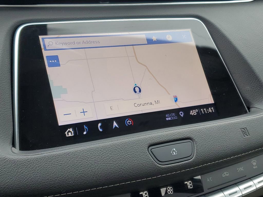 Used 2019 Cadillac XT4 Luxury w/ Cold Weather Package AWD/4WD image 16