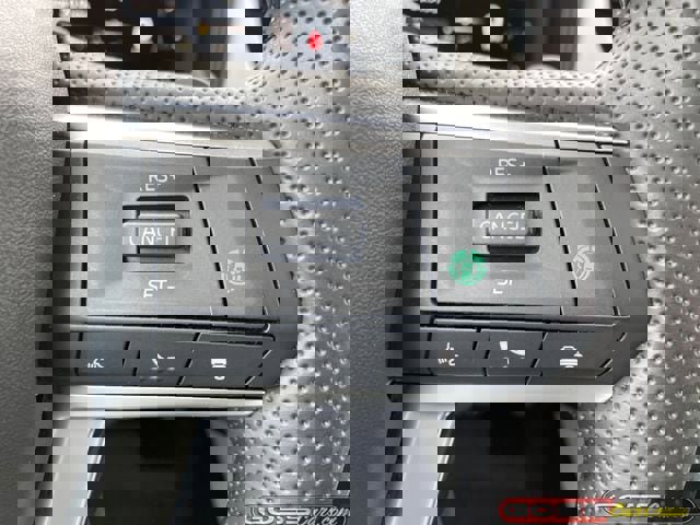 Used 2025 Mitsubishi Outlander SE image 20