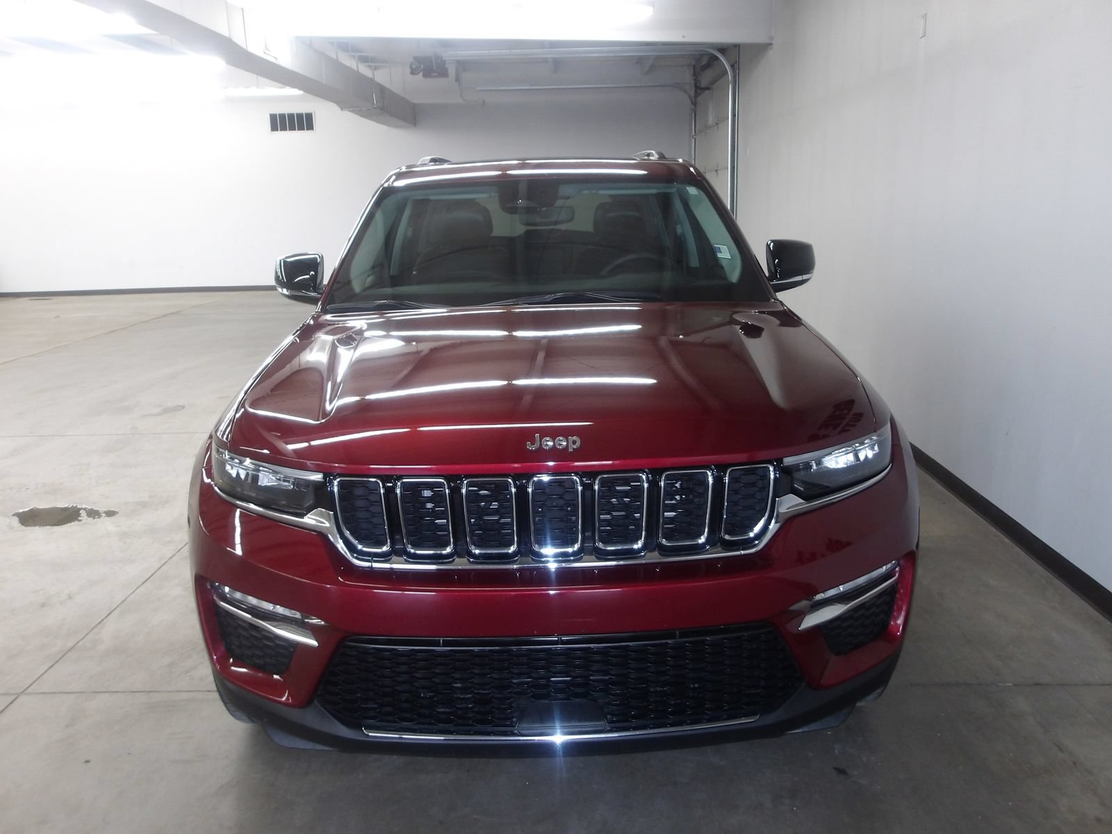 Used 2023 Jeep Grand Cherokee Limited AWD/4WD image 6