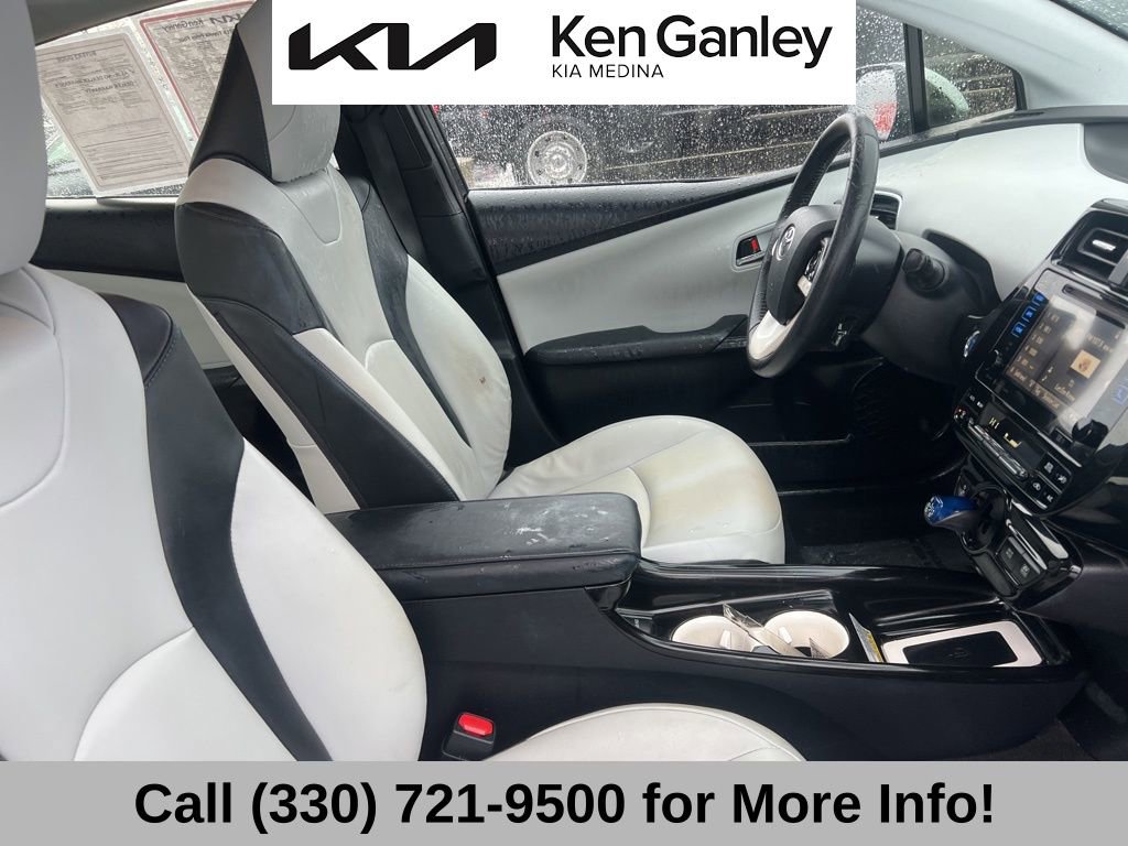 Used 2016 Toyota Prius Four w/ Advanced Technology Package image 57