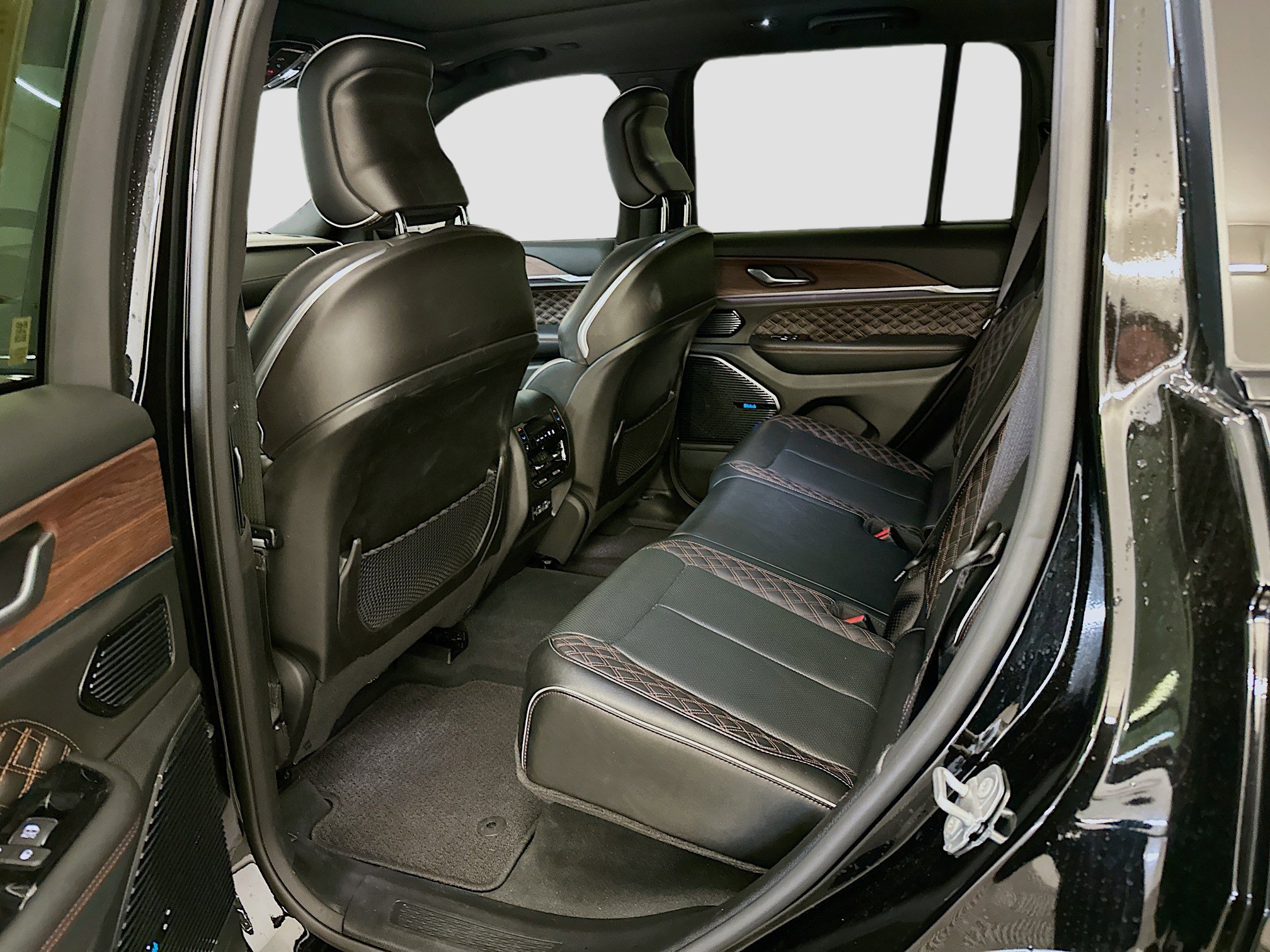 Used 2022 Jeep Grand Cherokee Summit image 30