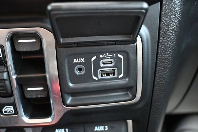 Used 2023 Jeep Wrangler Unlimited Rubicon w/ Cold Weather Group AWD/4WD image 30