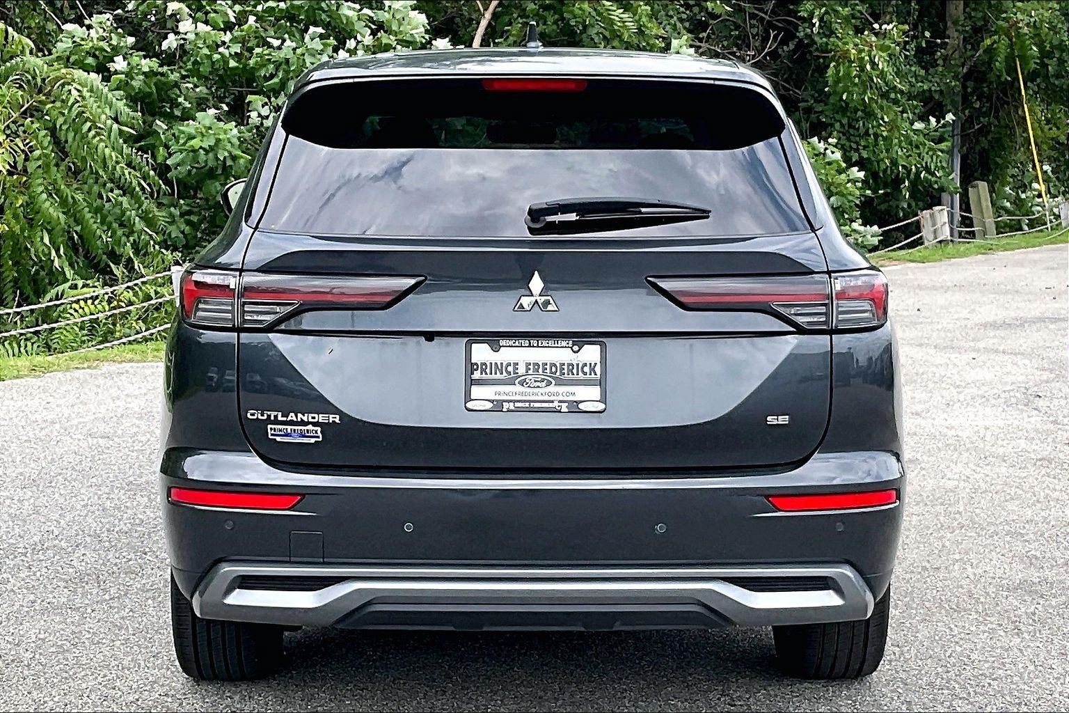 Used 2025 Mitsubishi Outlander SE FWD image 4