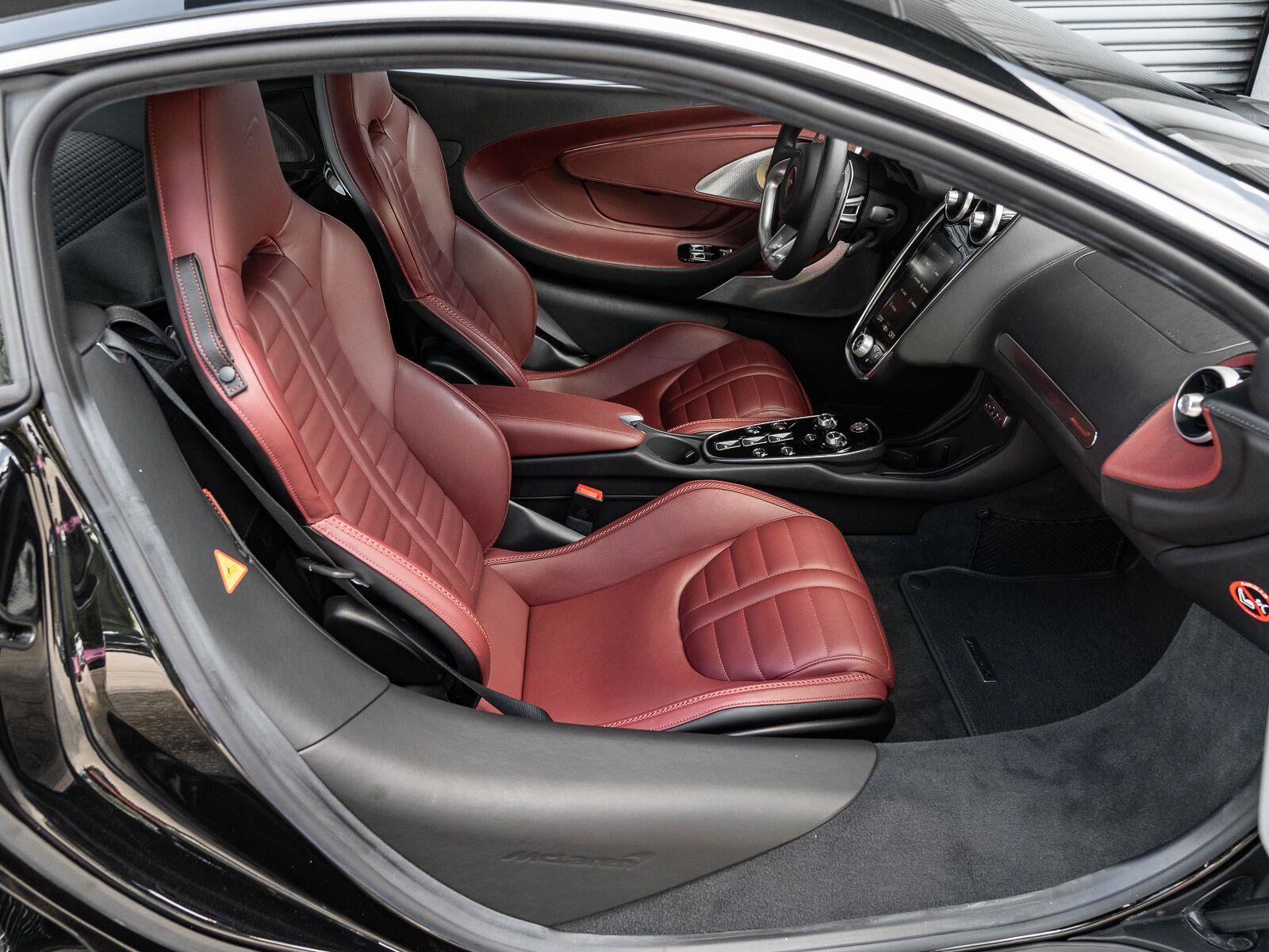 Used 2025 McLaren GTS RWD image 18