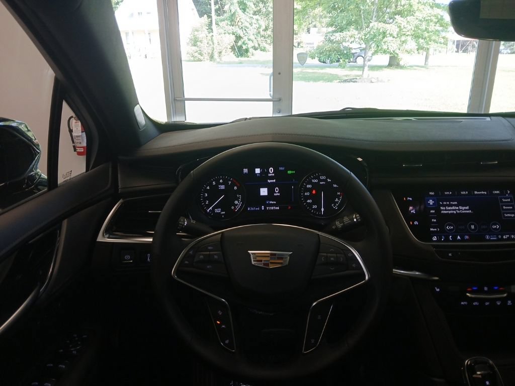 Certified 2025 Cadillac XT5 Premium Luxury w/ Technology Package AWD/4WD image 19
