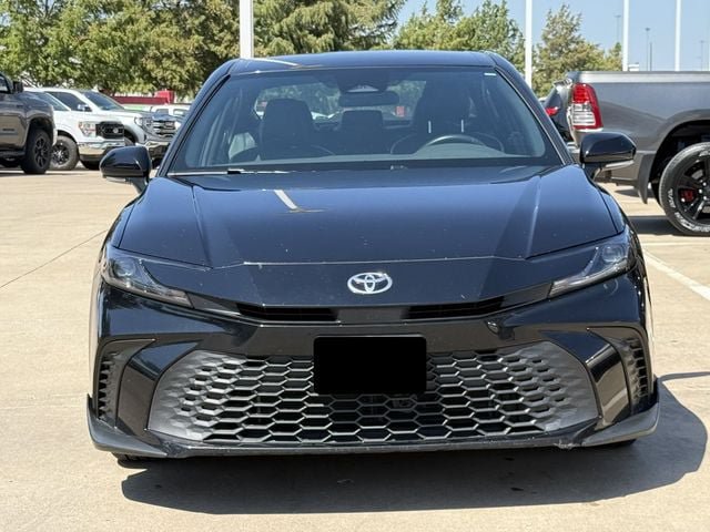 Used 2025 Toyota Camry SE FWD image 8
