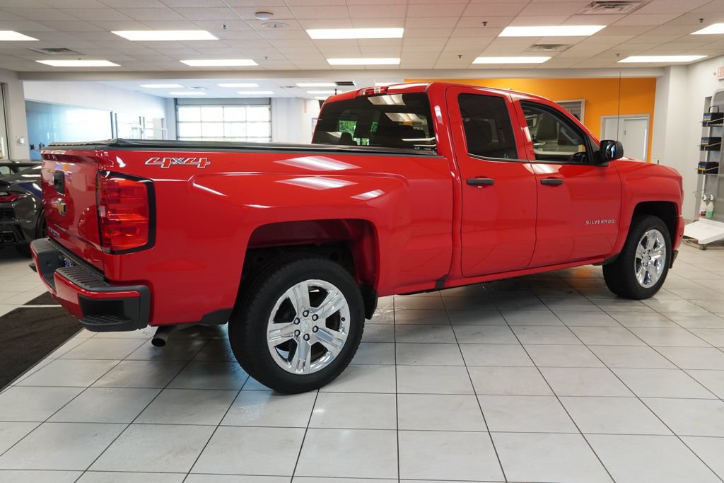 Used 2017 Chevrolet Silverado 1500 Custom w/ Custom Convenience Package AWD/4WD image 11