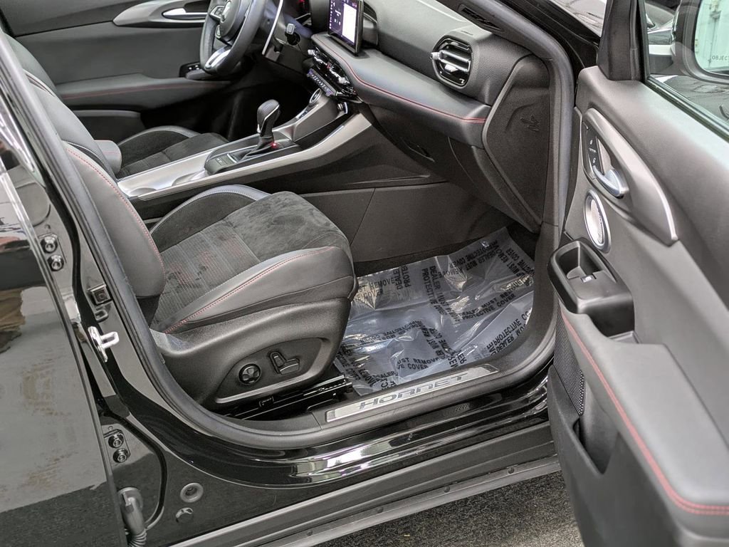 Used 2024 Dodge Hornet R/T Plus image 17