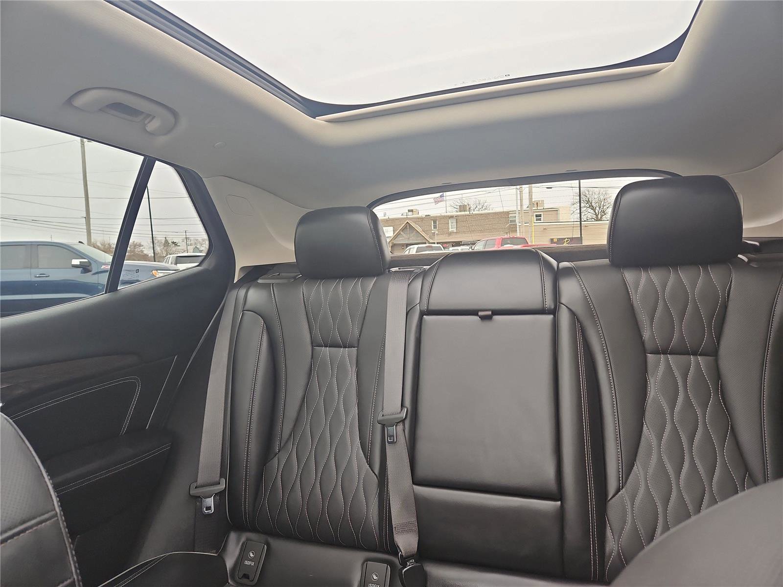 Used 2022 Buick Envision Avenir w/ Technology Package II image 28