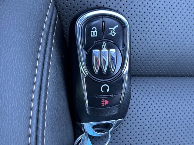 Used 2025 Buick Envista Avenir image 40