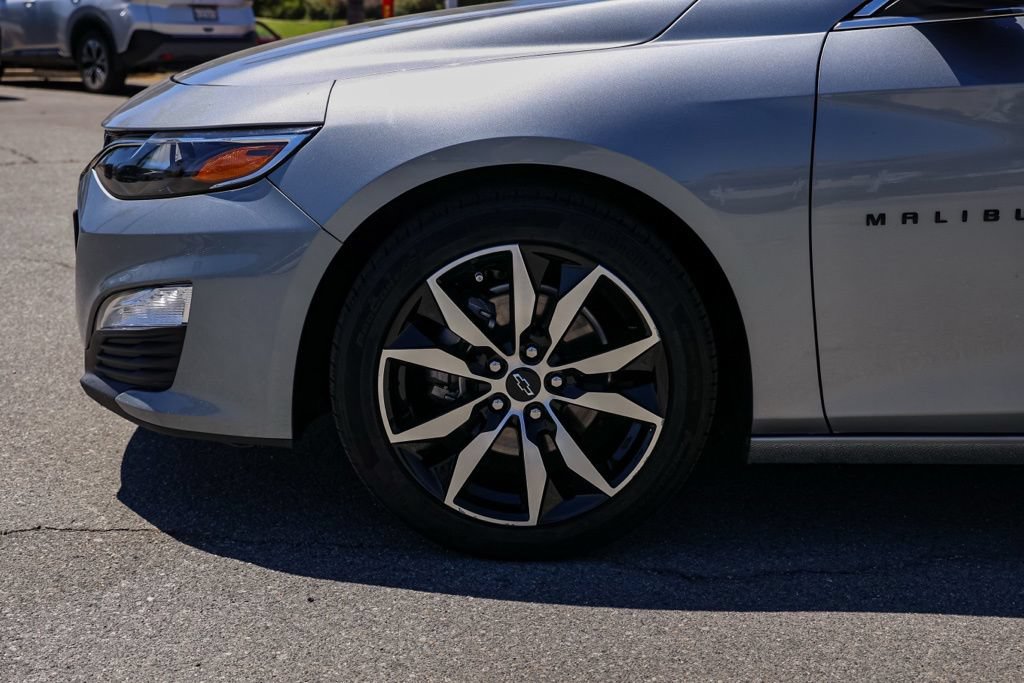 Used 2025 Chevrolet Malibu RS FWD image 11