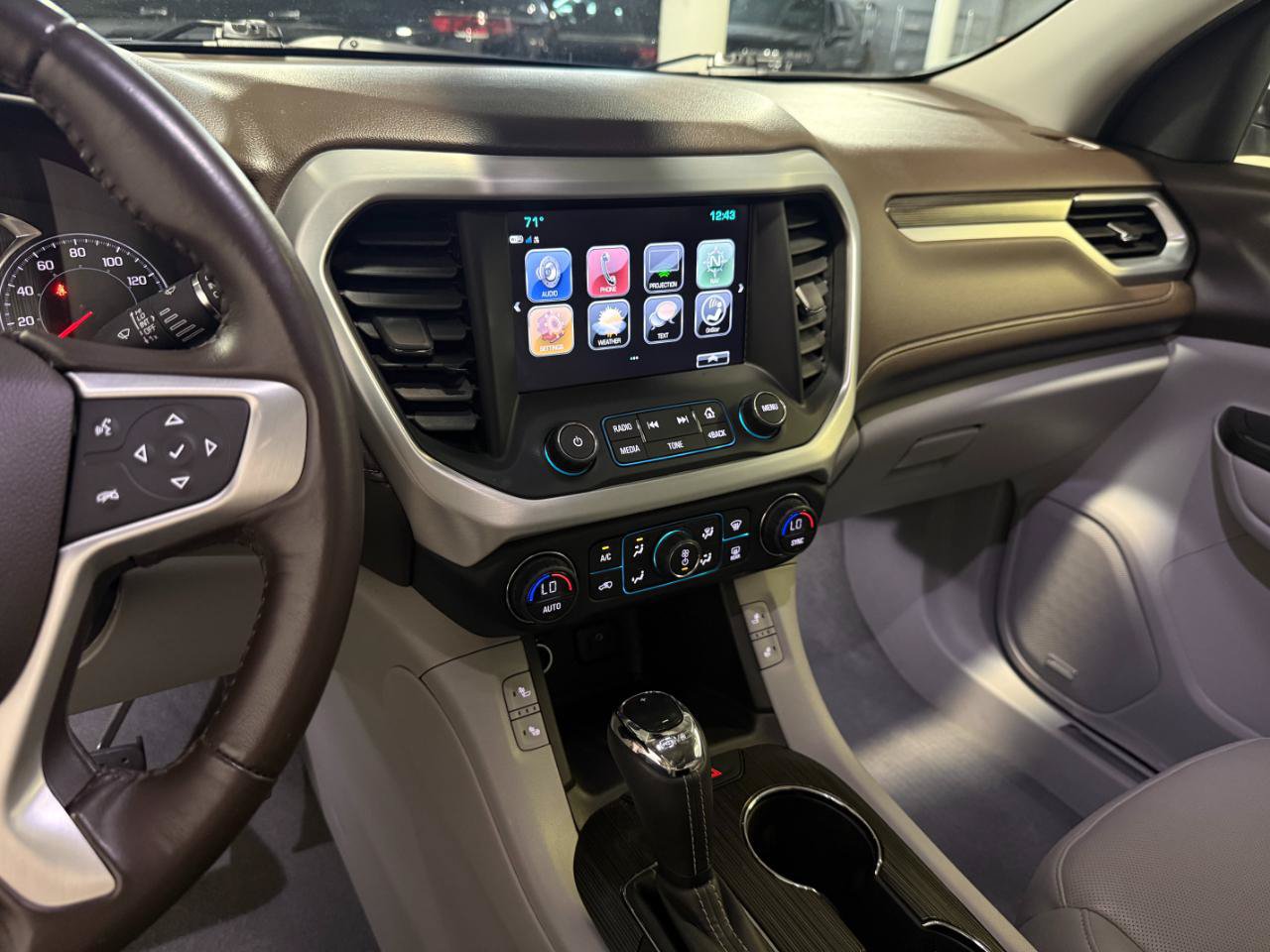 Used 2017 GMC Acadia SLT AWD/4WD image 6