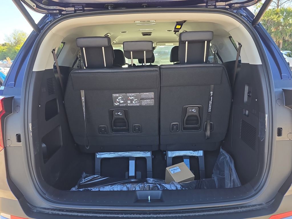 New 2026 Kia Carnival EX image 11