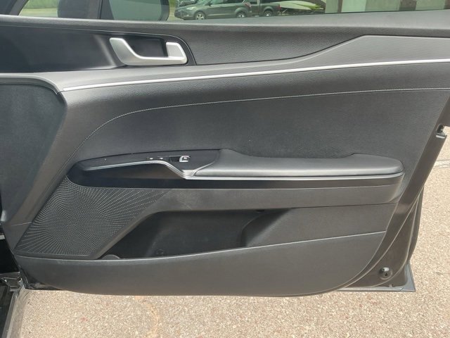 Used 2022 Kia K5 LX image 10