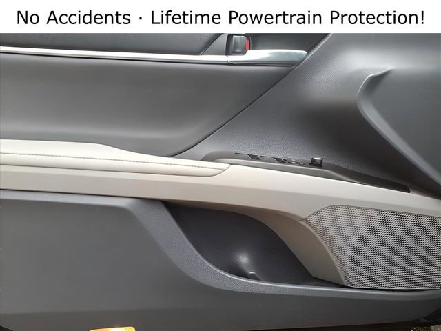 Used 2022 Toyota Camry XLE image 10