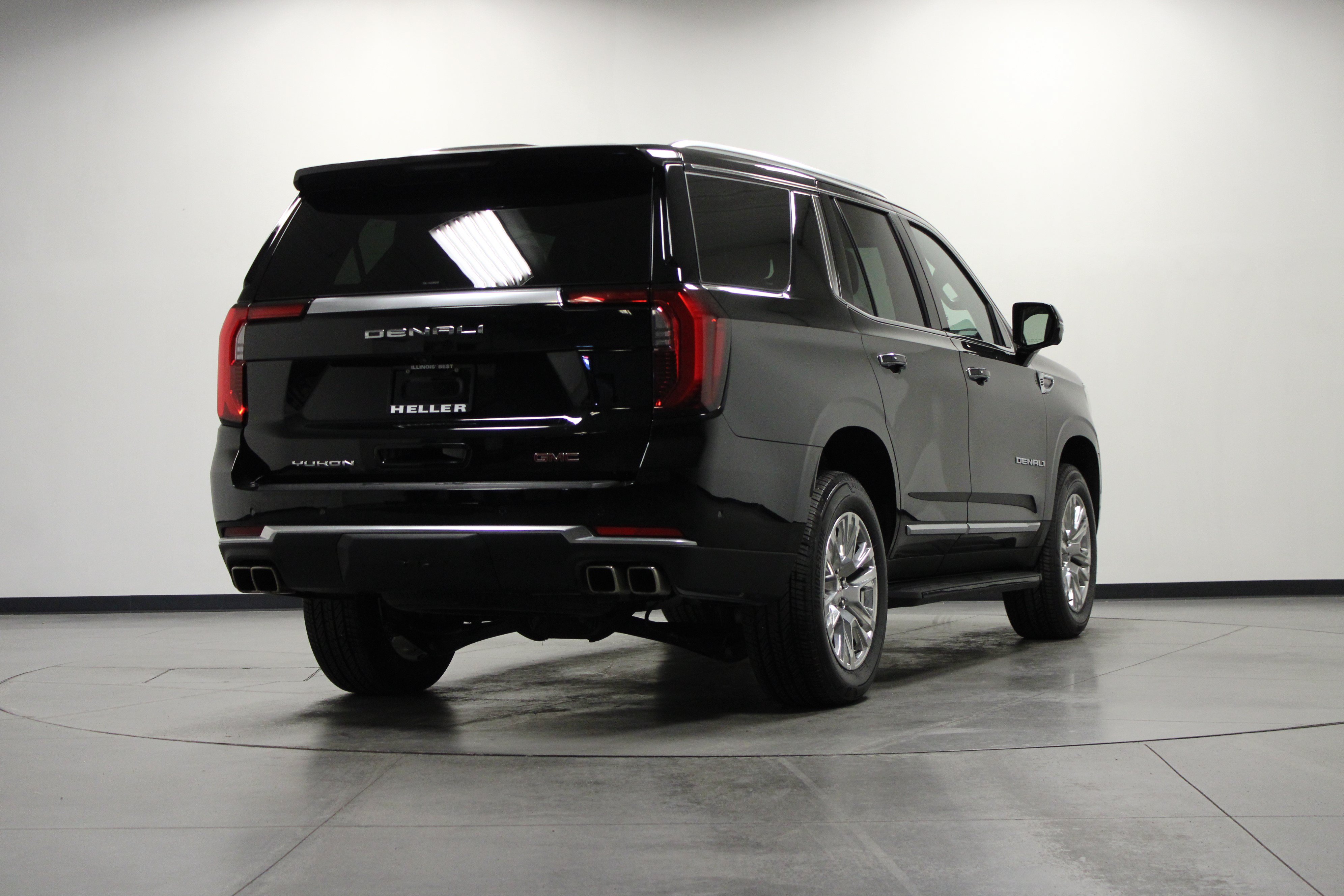 Used 2026 GMC Yukon Denali AWD/4WD image 4