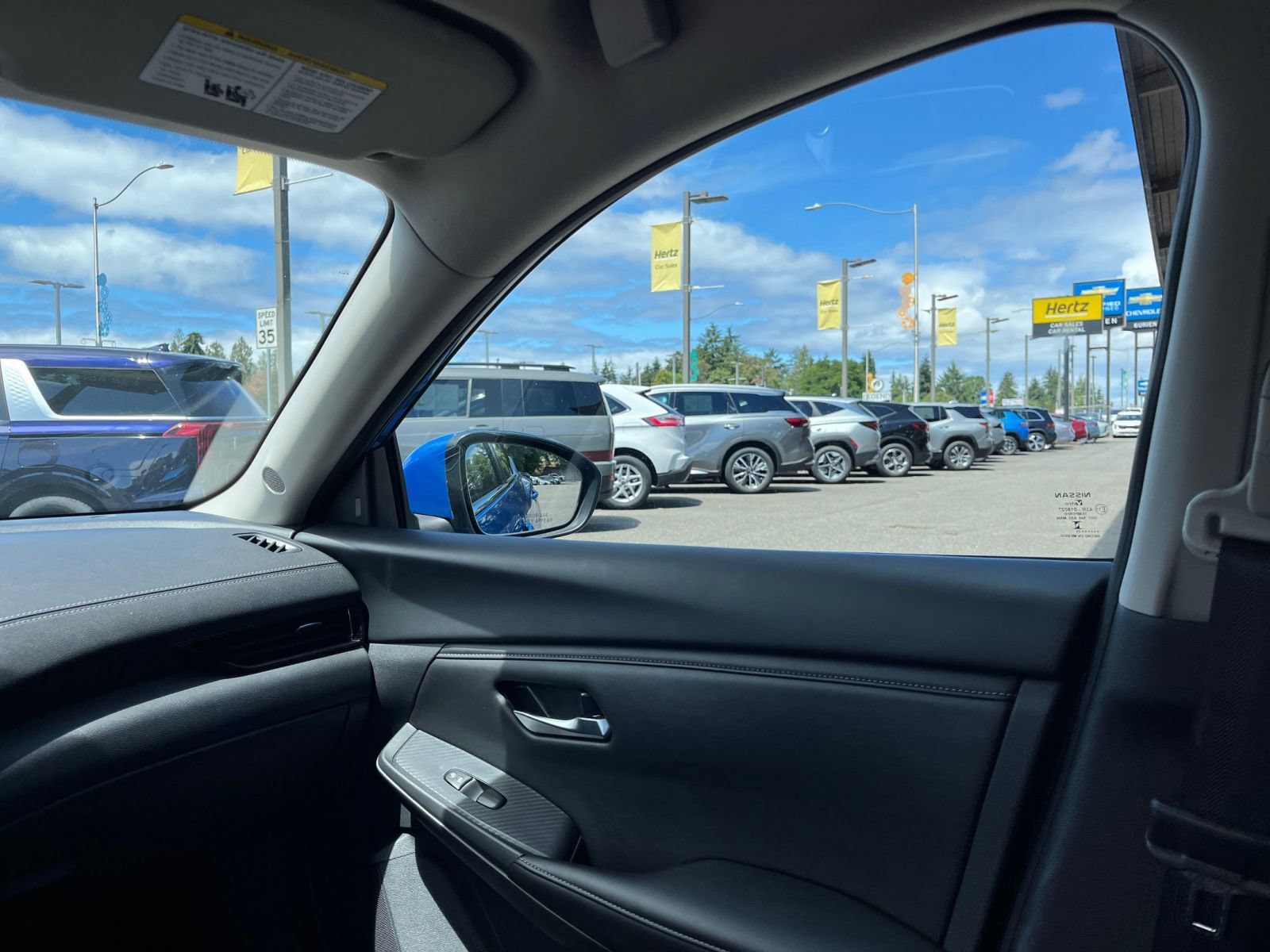Used 2025 Nissan Sentra SV FWD image 30