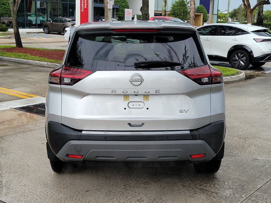 Certified 2023 Nissan Rogue SV FWD image 5