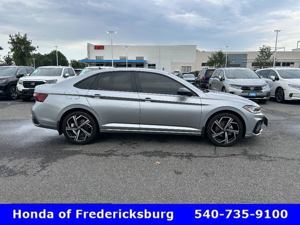 Used 2025 Volkswagen Jetta Sport FWD image 6