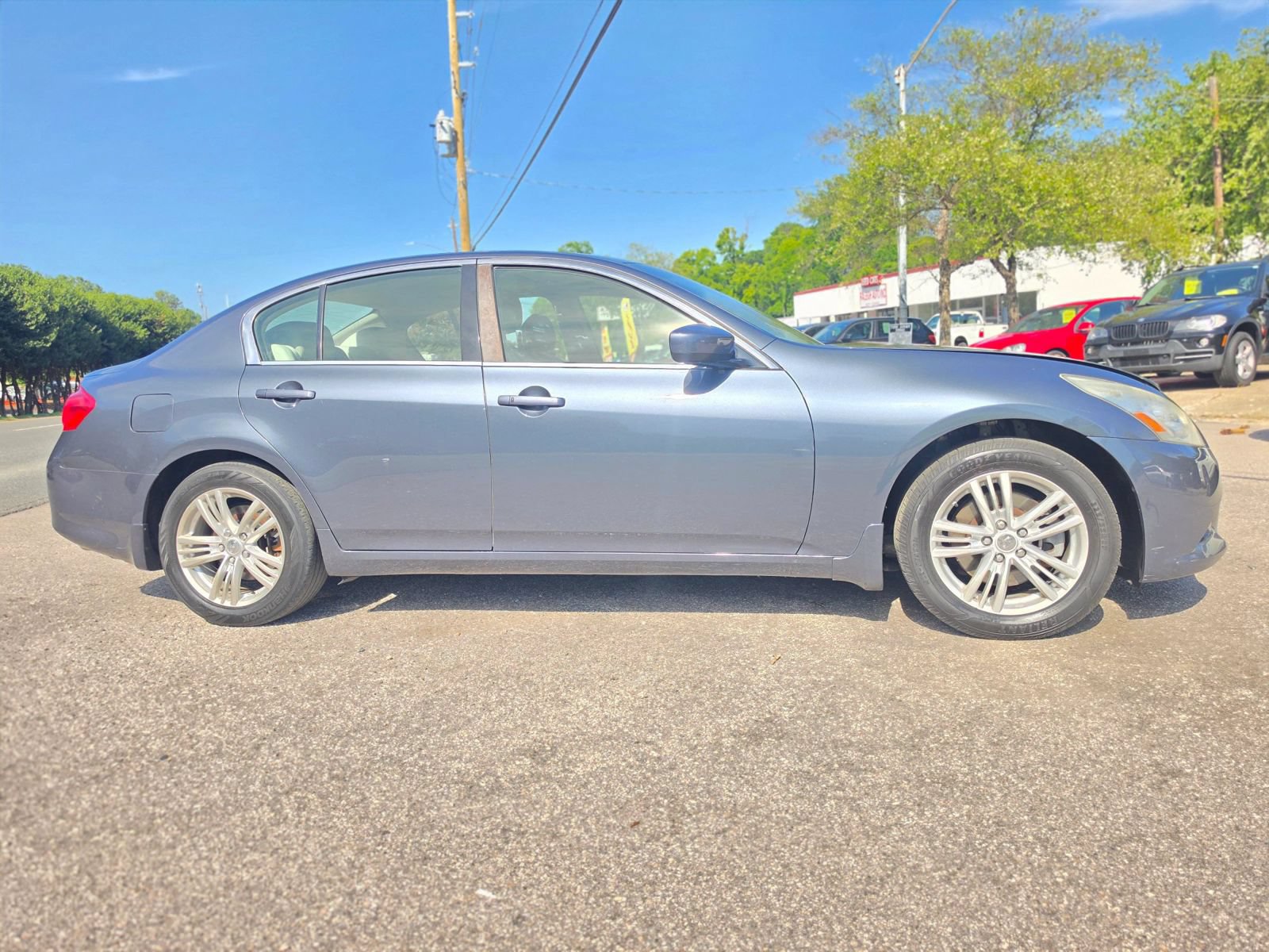 Used 2011 INFINITI G37 x Sedan w/ Premium Pkg AWD/4WD image 9