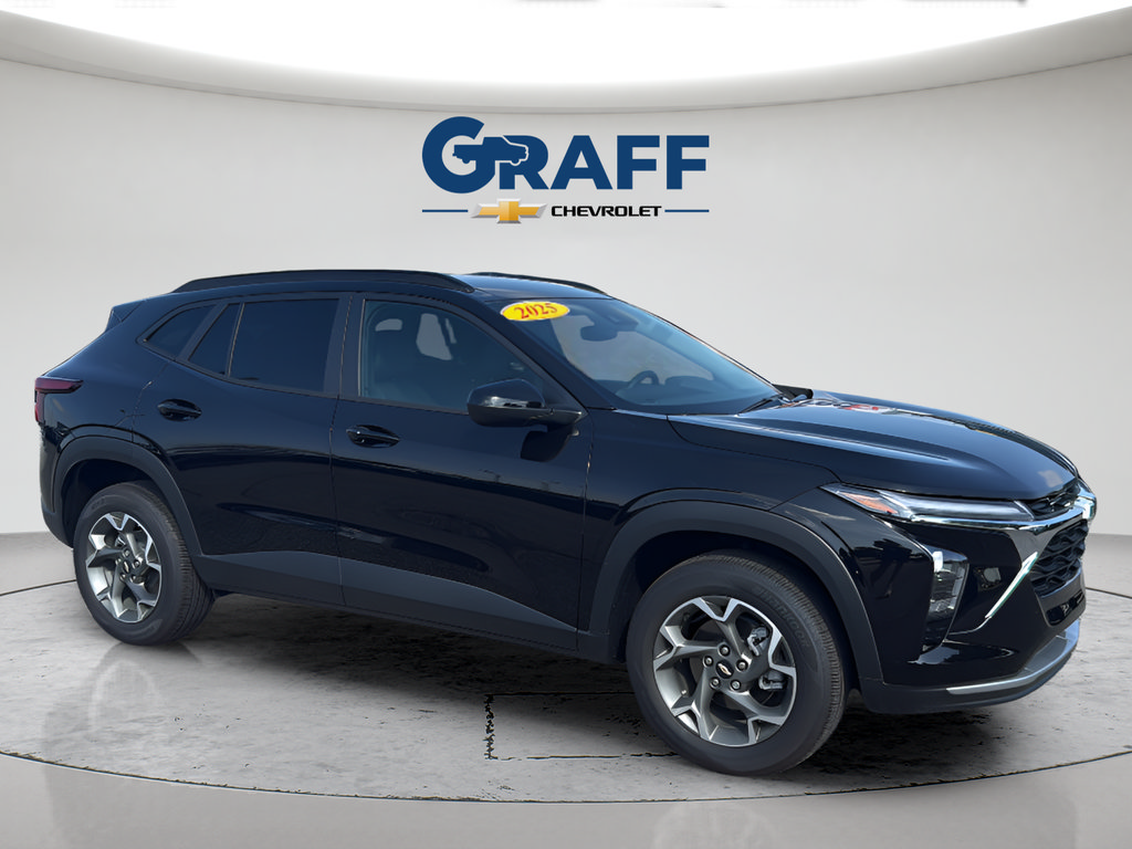 Used 2025 Chevrolet Trax LT w/ Driver Confidence Package FWD image 16