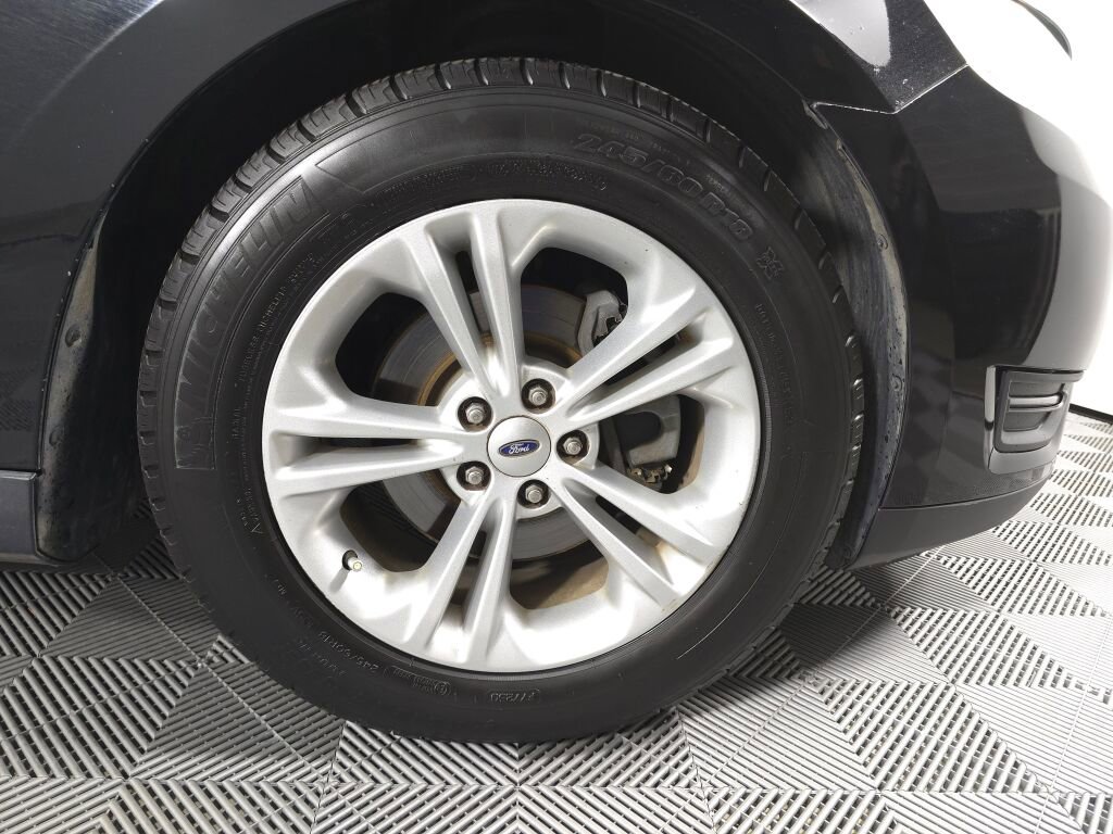 Used 2019 Ford Taurus SEL image 6