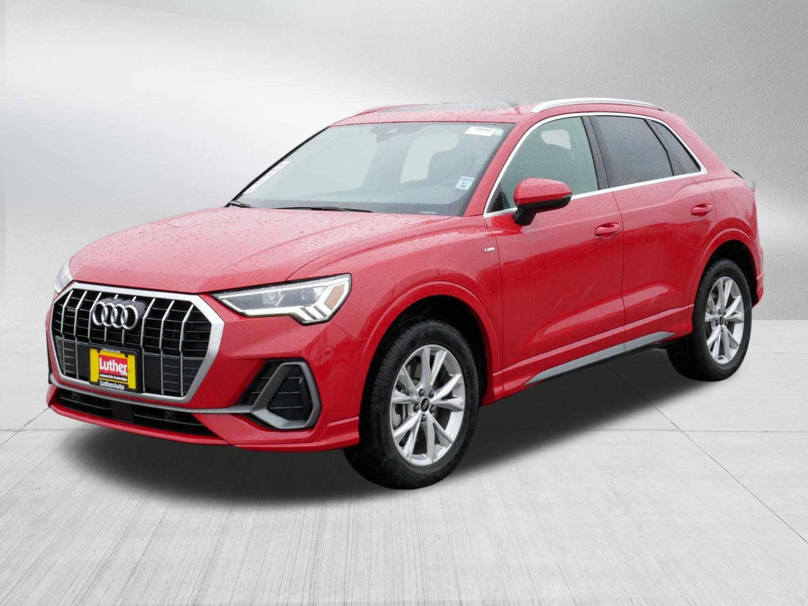 Used 2025 Audi Q3 2.0T Premium image 3