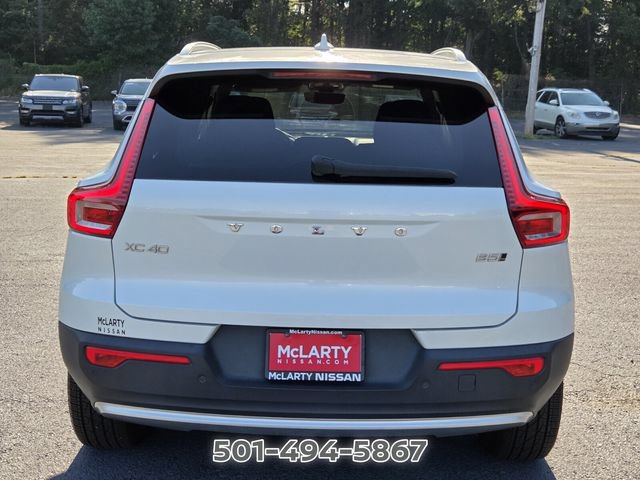 Used 2024 Volvo XC40 B5 Core AWD/4WD image 4
