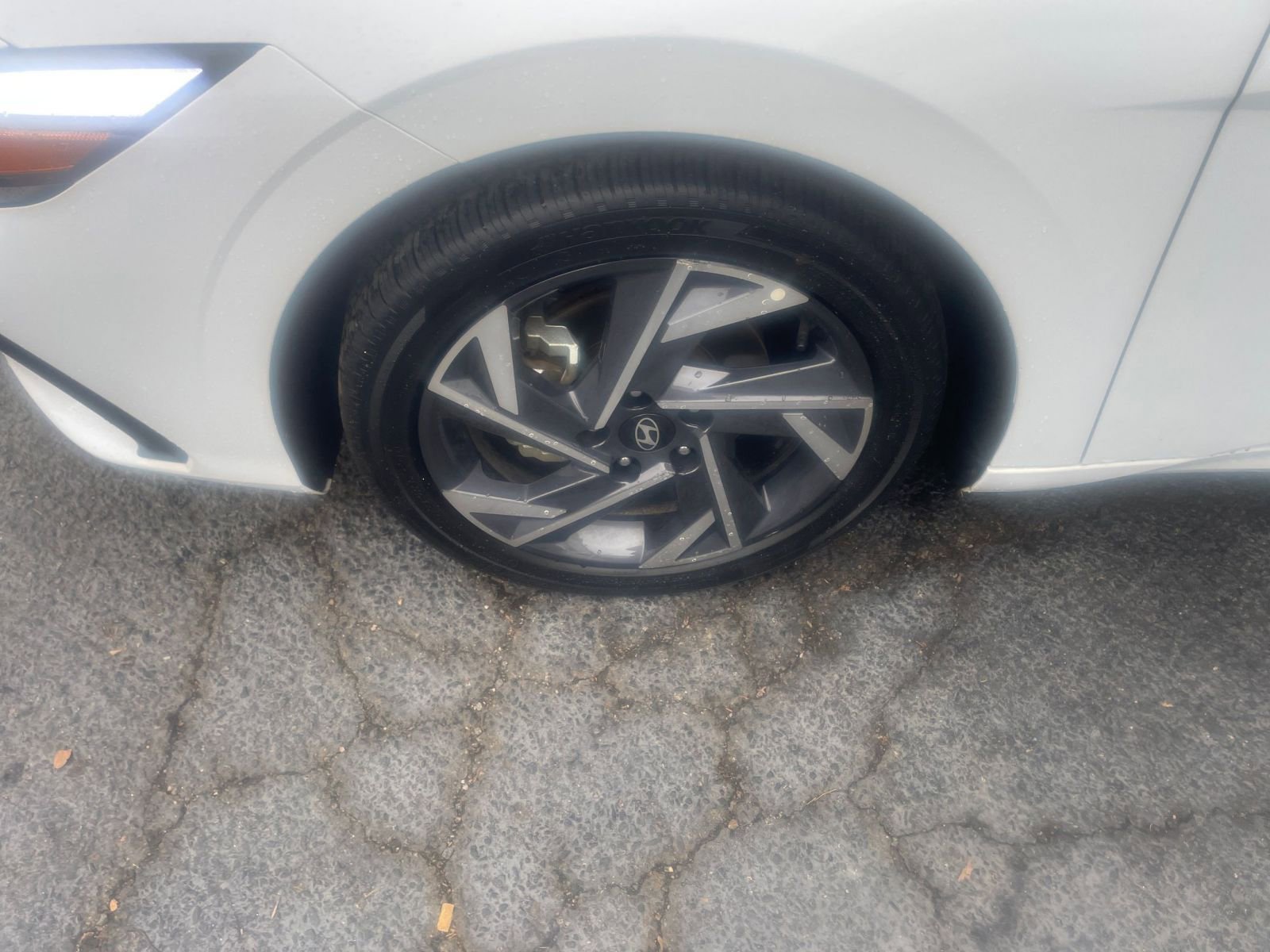 Used 2025 Hyundai Elantra SEL image 30