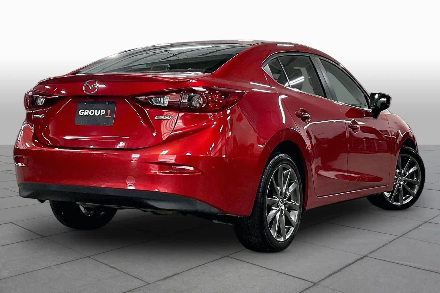 Used 2018 MAZDA MAZDA3 Touring FWD image 13