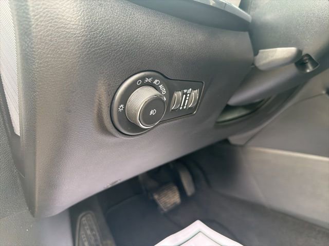 Used 2024 Jeep Compass Limited image 16