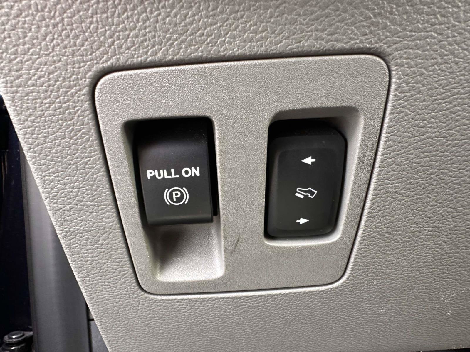 Used 2019 Ford F150 XLT w/ Equipment Group 302A Luxury AWD/4WD image 17