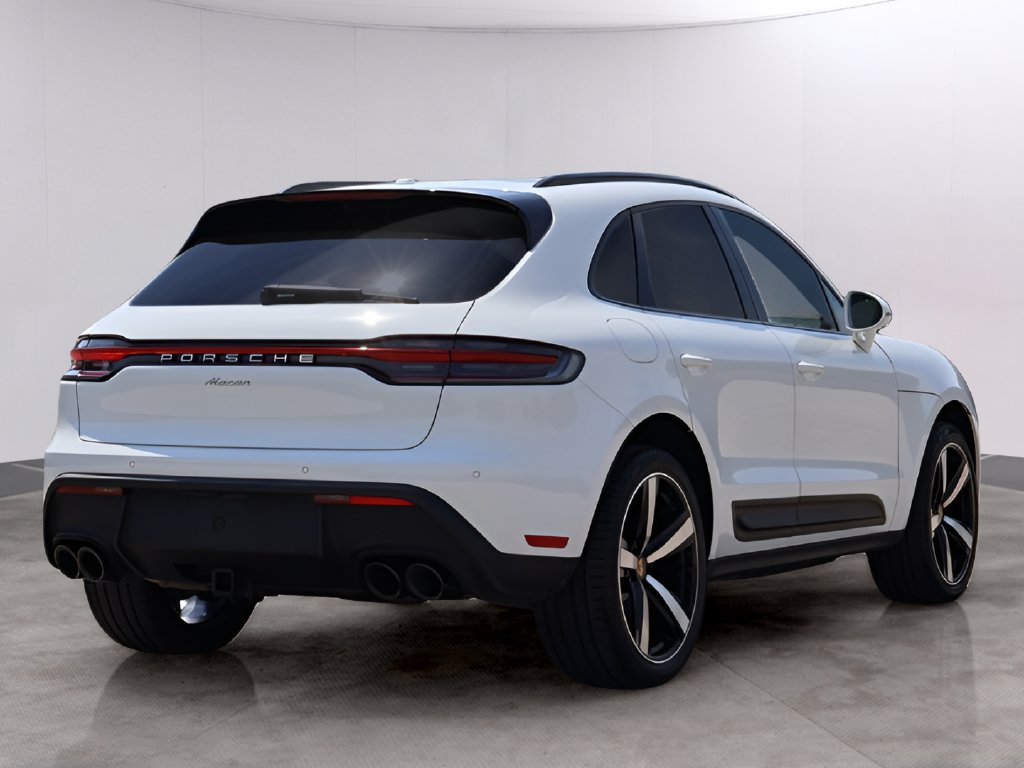 Certified 2024 Porsche Macan w/ Premium Plus Package AWD/4WD image 8