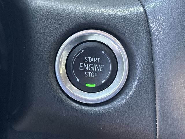 Used 2024 GMC Yukon AT4 w/ Technology Package AWD/4WD image 22