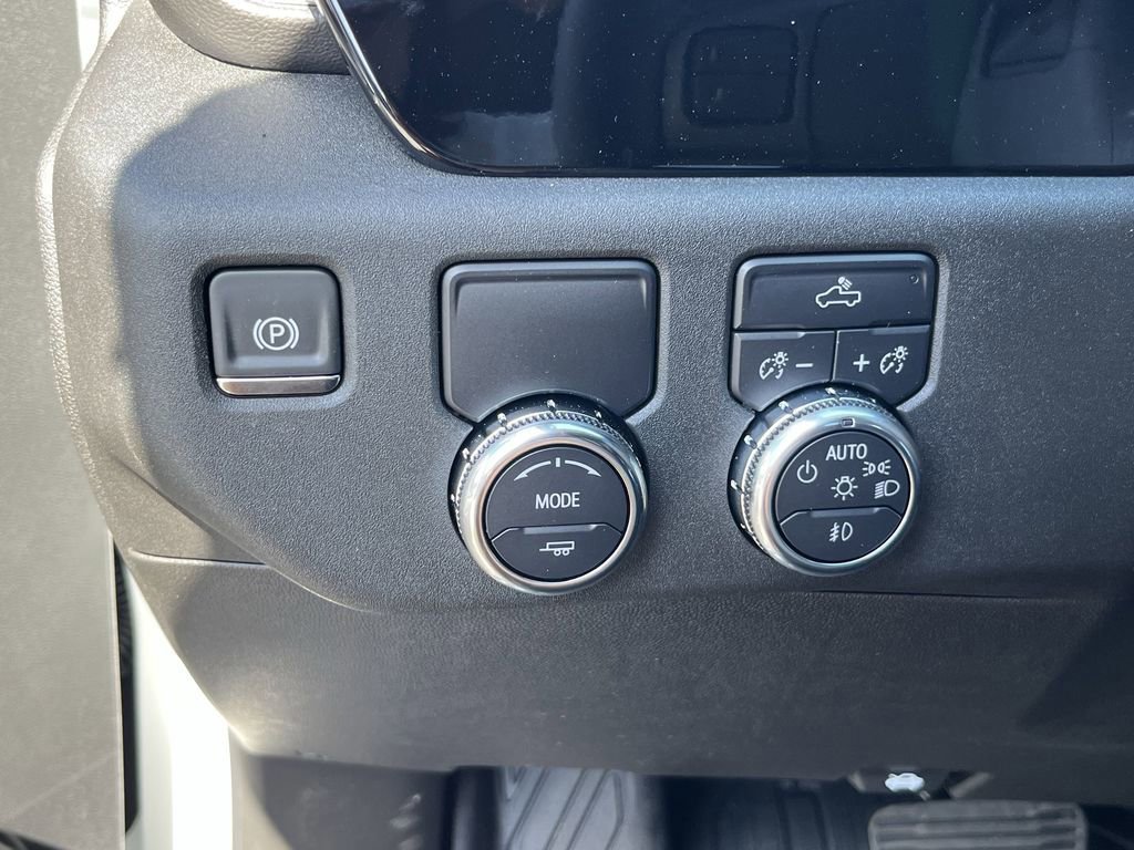 New 2025 GMC Sierra 1500 Elevation image 17