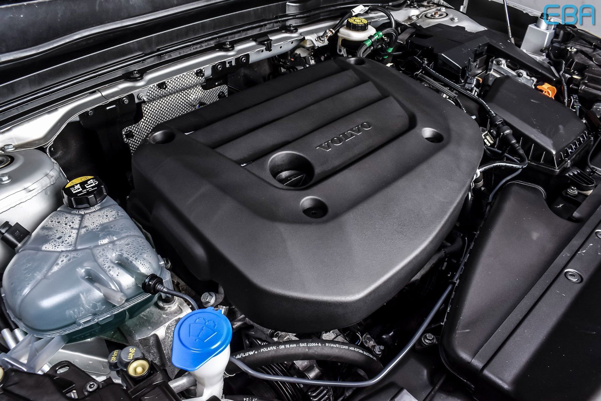 Used 2025 Volvo XC40 B5 Plus image 13