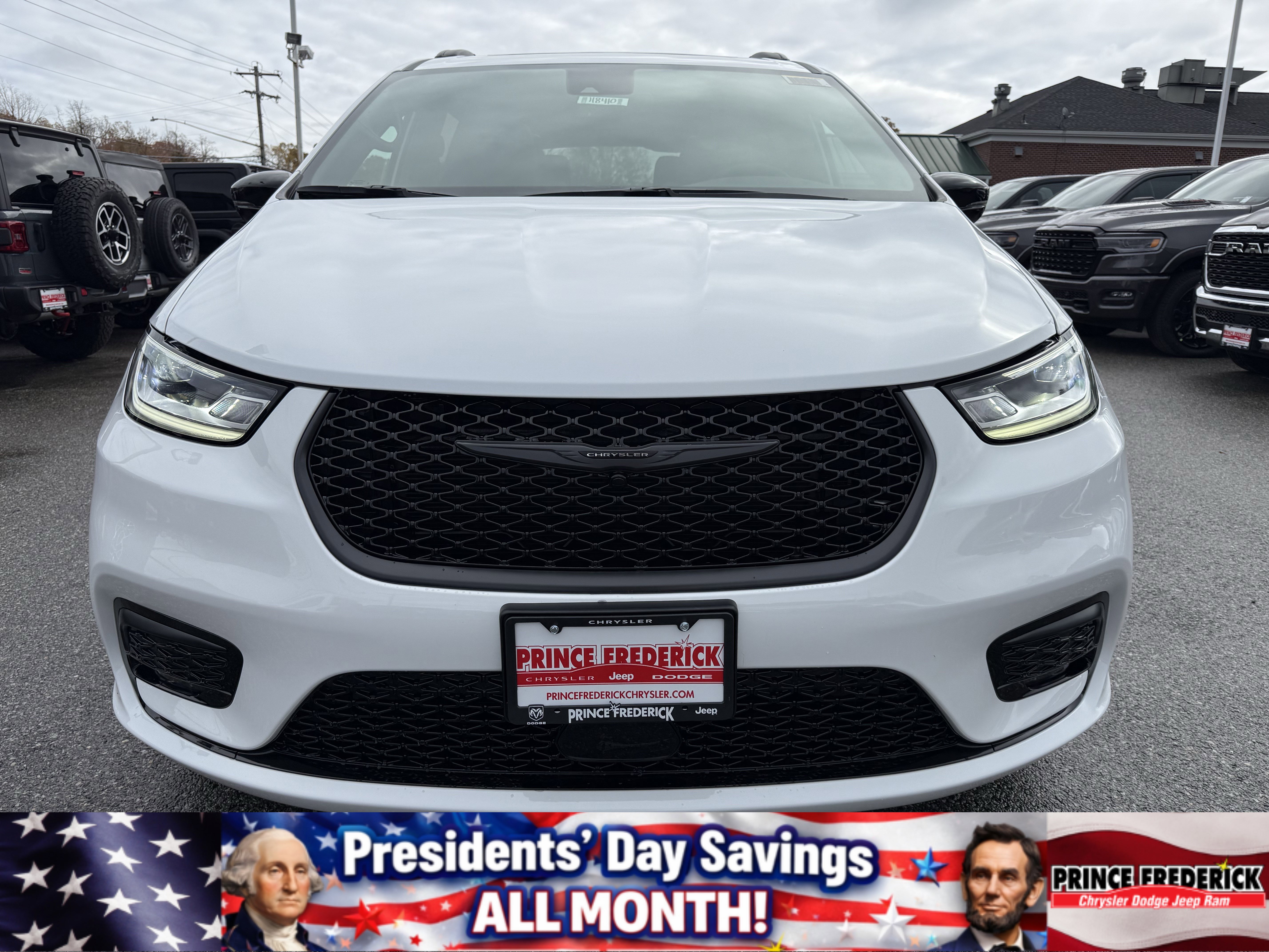 New 2026 Chrysler Pacifica Select image 8