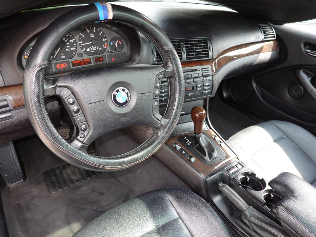 Used 2004 BMW 325i Wagon image 17