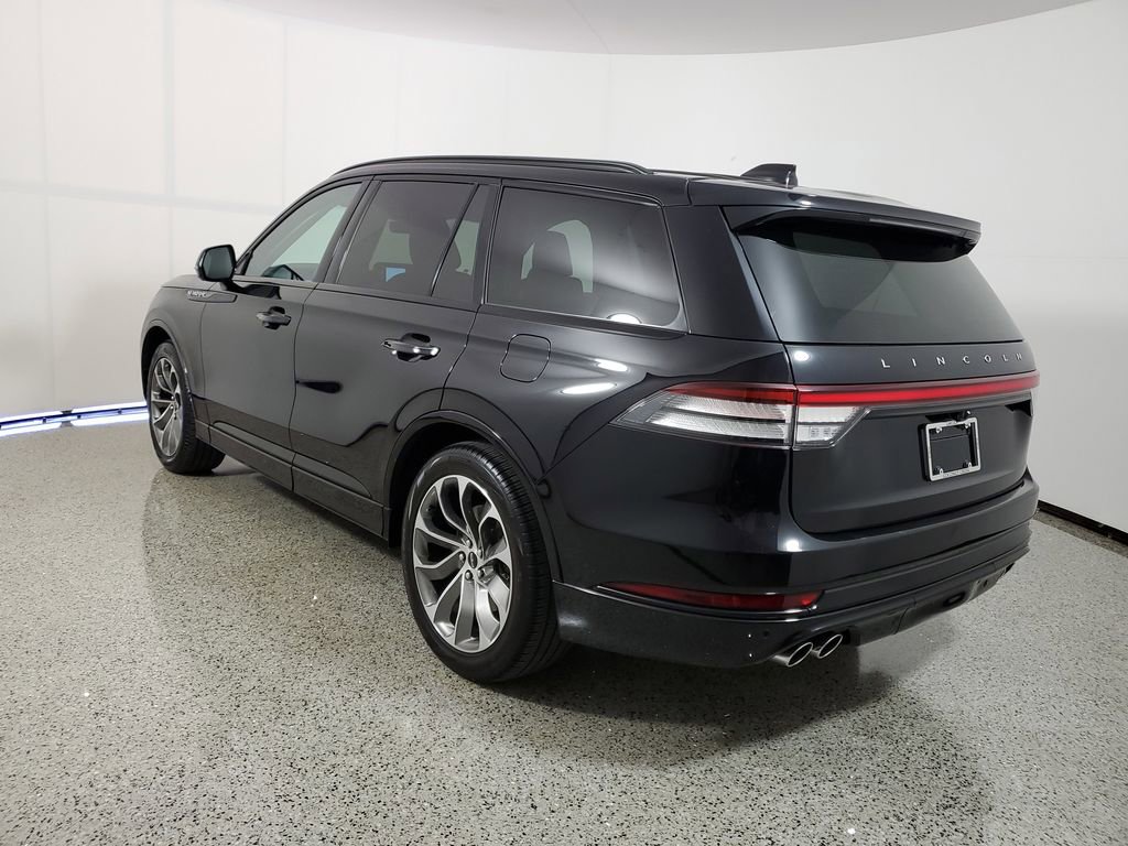 Used 2025 Lincoln Aviator 2WD w/ Jet Appearance Package image 3
