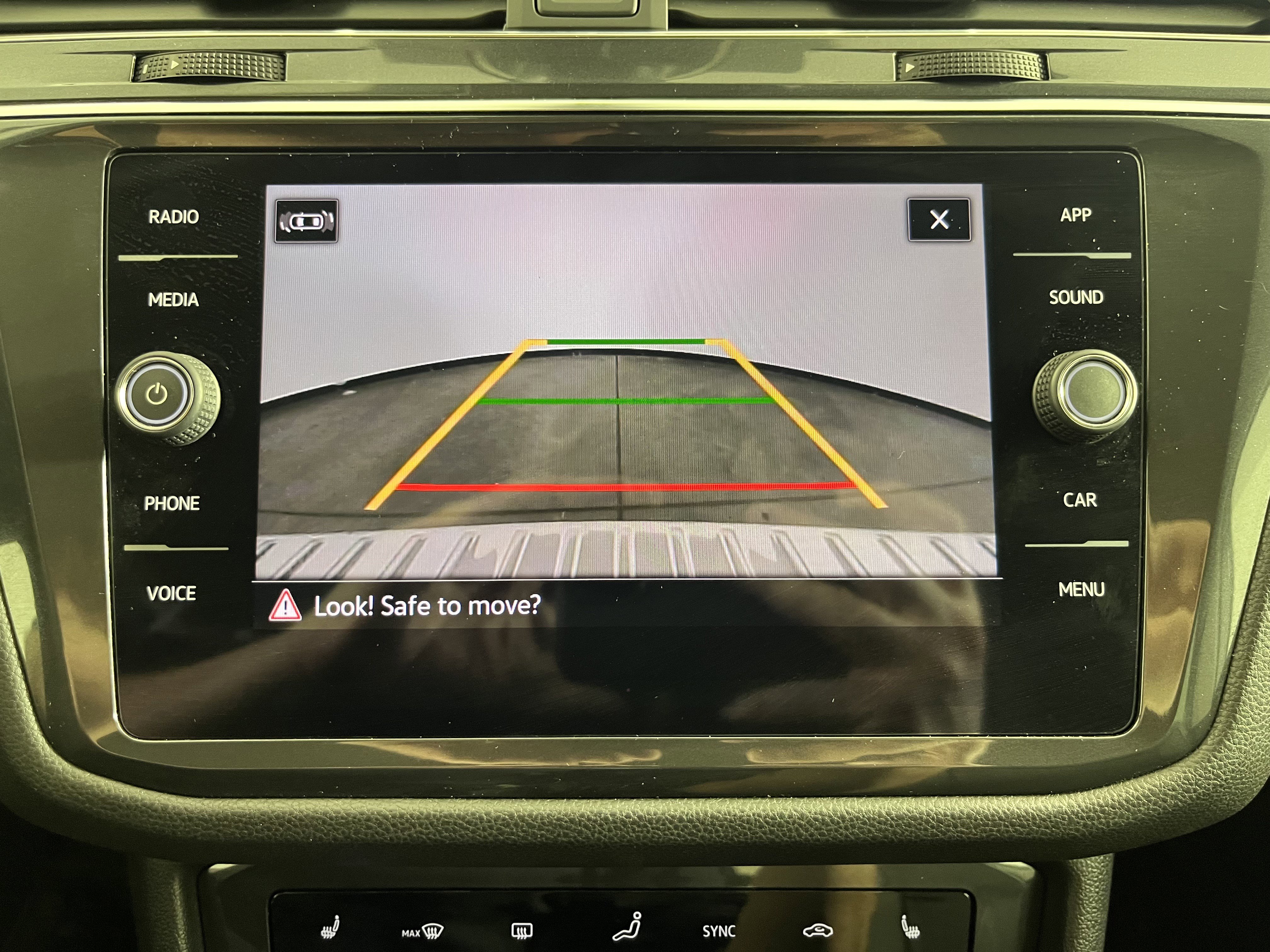 Certified 2022 Volkswagen Tiguan SE AWD/4WD image 19