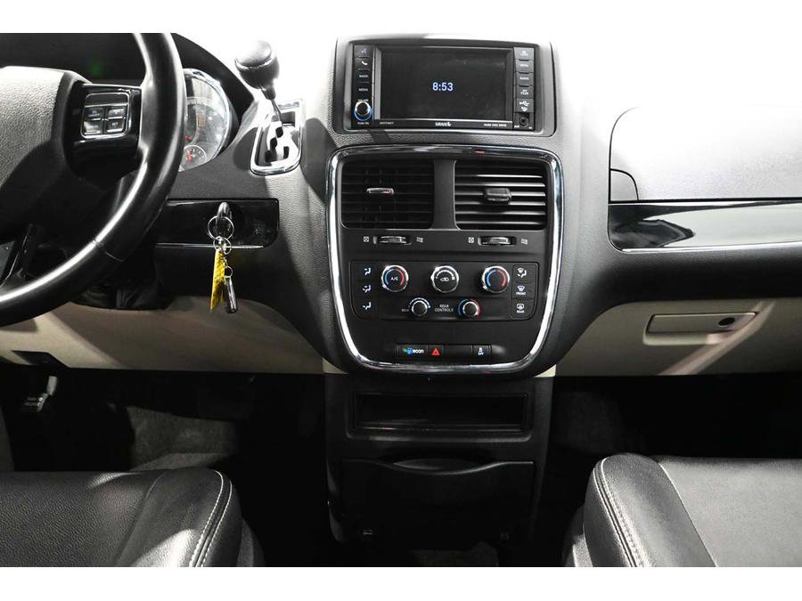 Used 2019 Dodge Grand Caravan SXT image 22