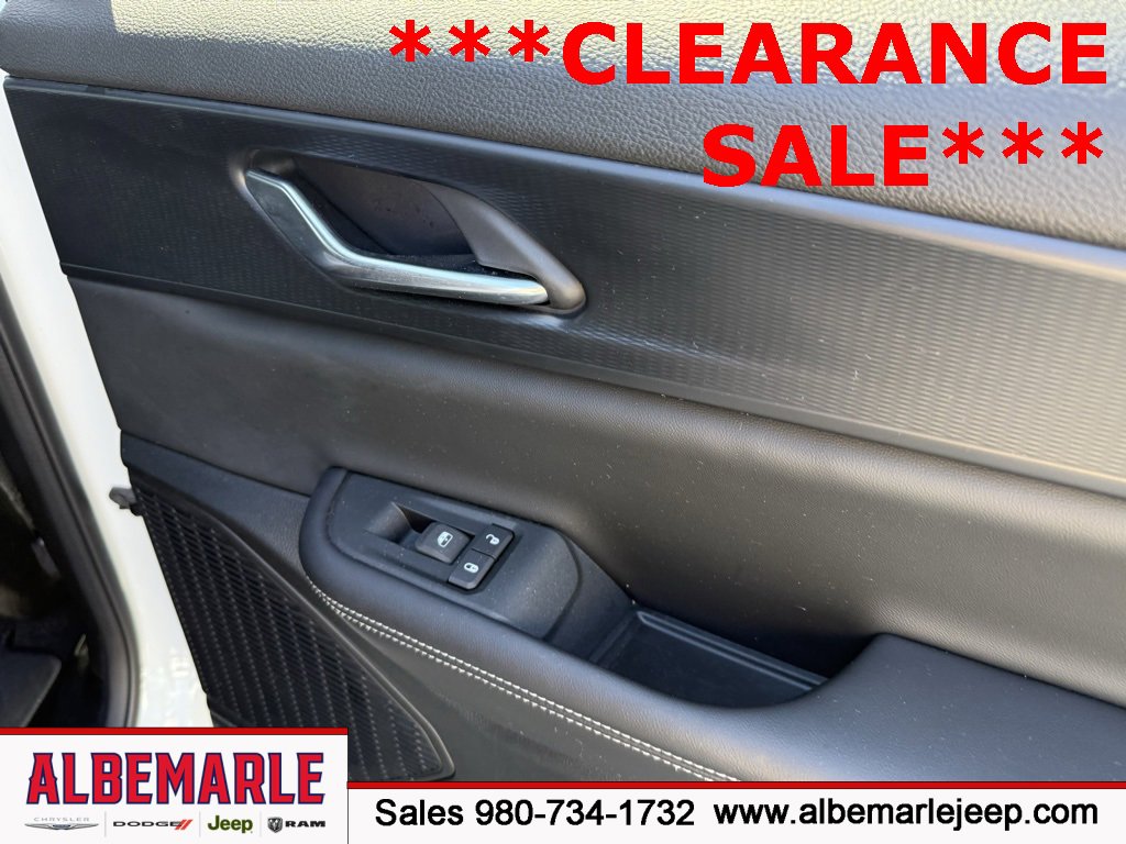 Used 2024 Jeep Grand Cherokee L Laredo w/ Luxury Tech Group I image 36