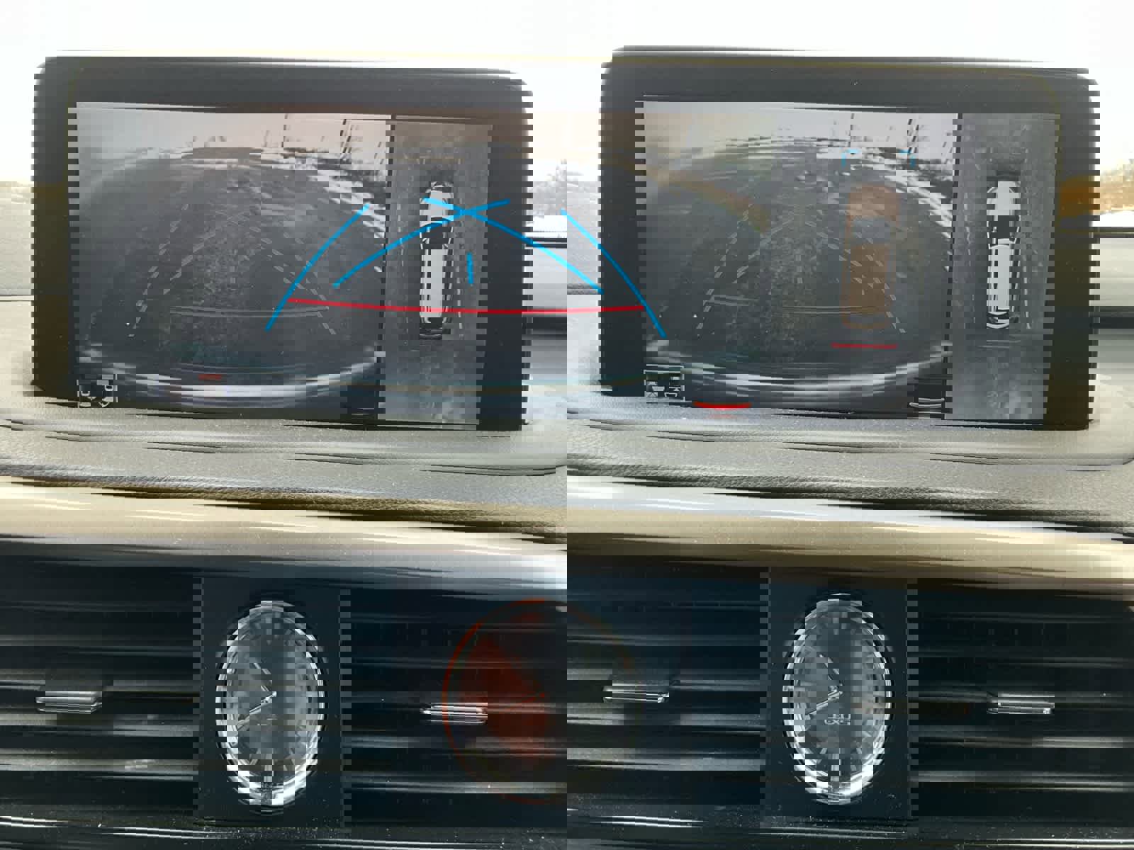 Used 2022 Lexus RX 350L Premium w/ Premium Package image 16