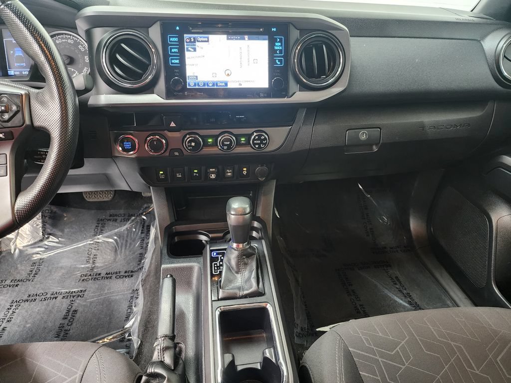Used 2018 Toyota Tacoma TRD Sport w/ Exterior Package AWD/4WD image 16