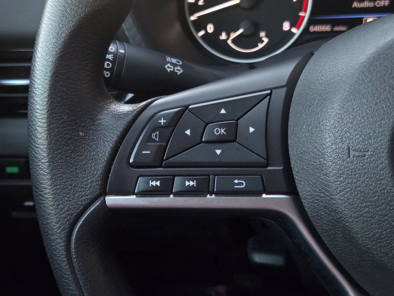 Used 2024 Nissan Sentra SV FWD image 20